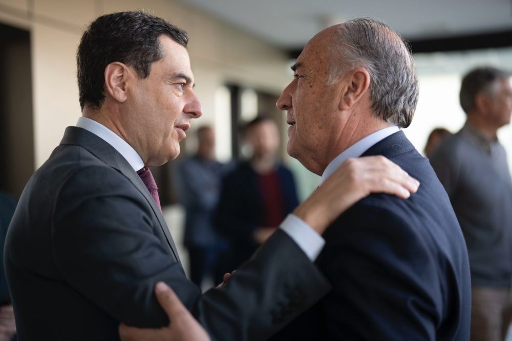 Moreno y Landaluce - Juanma Moreno anuncia una moción de censura contra Landaluce esta misma semana si no dimite Juanma Moreno anuncia una moción de censura contra Landaluce esta misma semana si no dimite