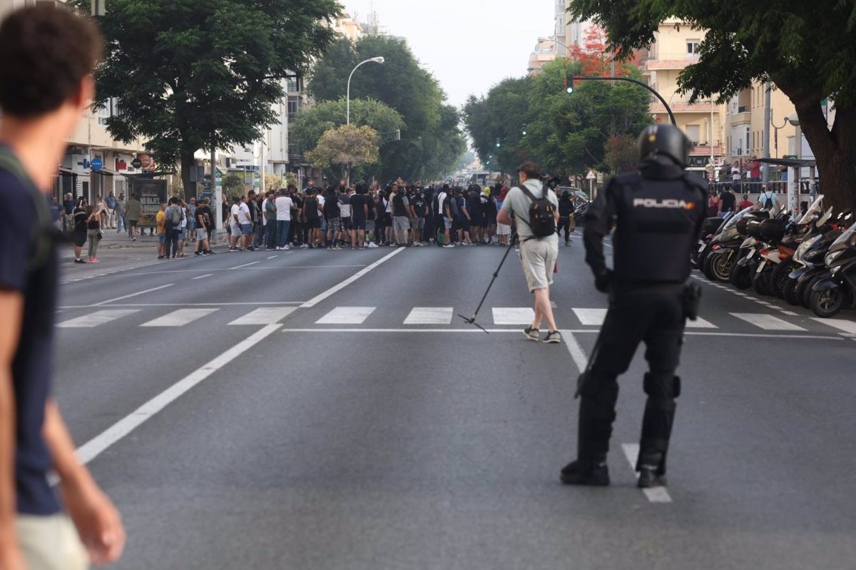 Huelga del metal en Cadiz - Cortes, barricadas y trenes paralizados: primeras horas de la huelga del metal en Cádiz Cortes, barricadas y trenes paralizados: primeras horas de la huelga del metal en Cádiz