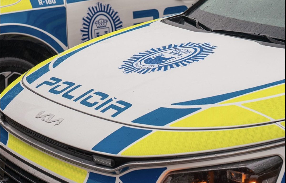 policia local la linea - Intervenidos 30 jilgueros sin anillar que eran transportados en un coche en La Línea Un vehículo de la Policía Local de La Línea en imagen de archivo.