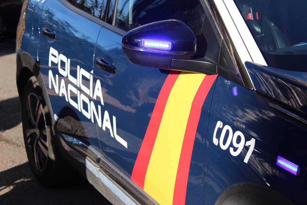 Policia Nacional - Prisión provisional para un hombre acusado de asaltar y agredir a una mujer de avanzada edad en su casa de Algeciras Imagen de archivo de un vehículo de la Policía Nacional