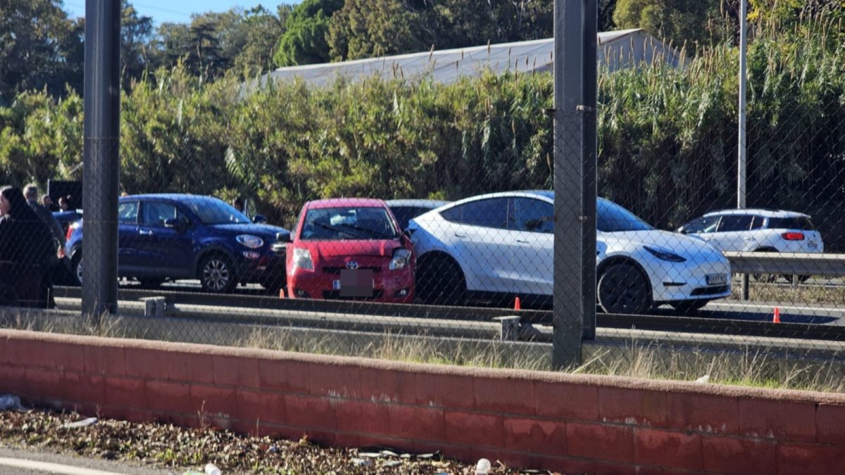 Colapso en la A-7 en Los Barrios: un accidente múltiple deja varios heridos y bloquea el tráfico sentido La Línea