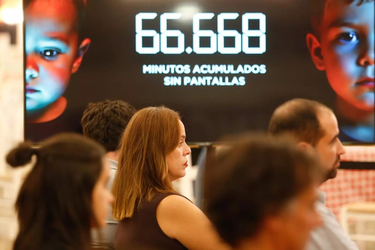 Puerta Europa recibe un premio internacional por su campaña para desconectar a las familias de las pantallas
